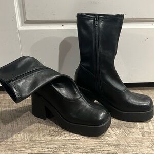 Steve Madden black boots